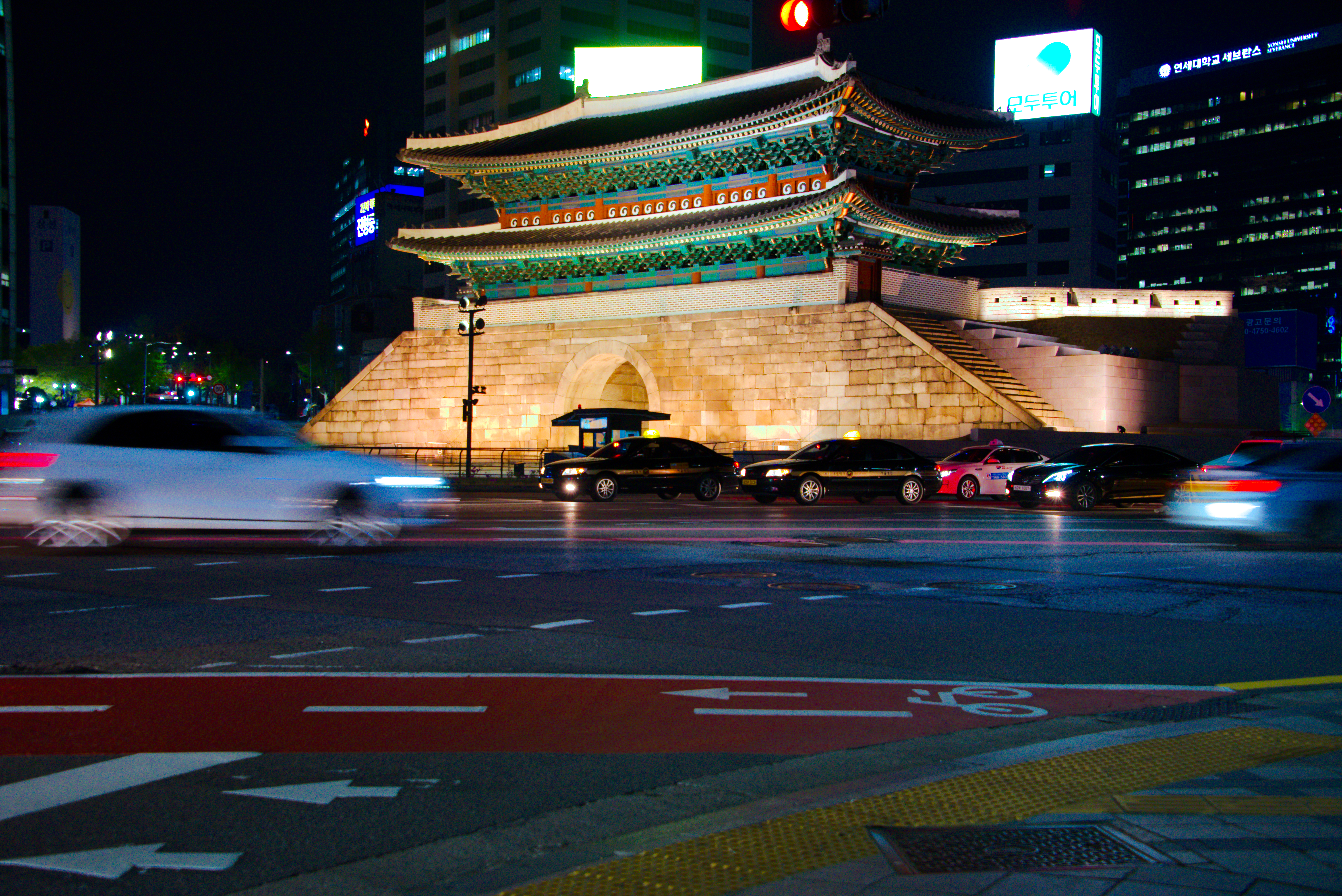 Sungnyemun Gate at Night