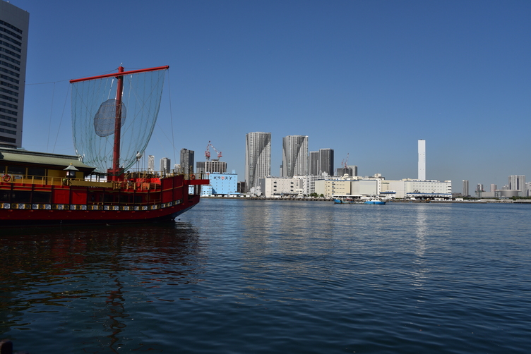 Old and New in Tokyo Bay